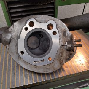 Planslebet topstykke